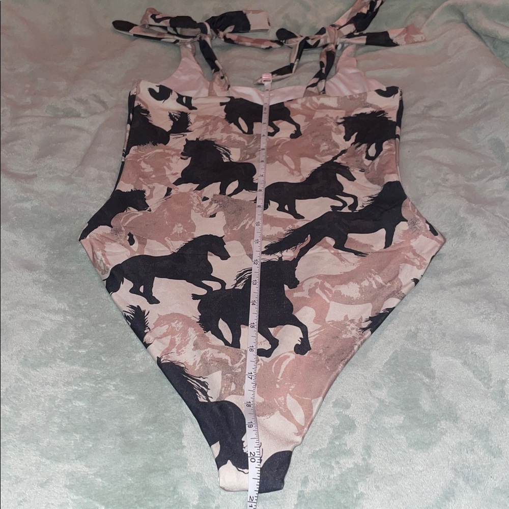 Beach Riot 💞💯 Sydney Taupe Horses Shoulder Tie Swim Suit Size Small NWOT - Picture 10 of 14